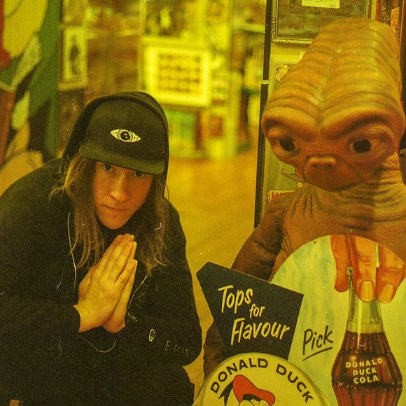 Meet your Posher, Aaron - Picture 5 of 6